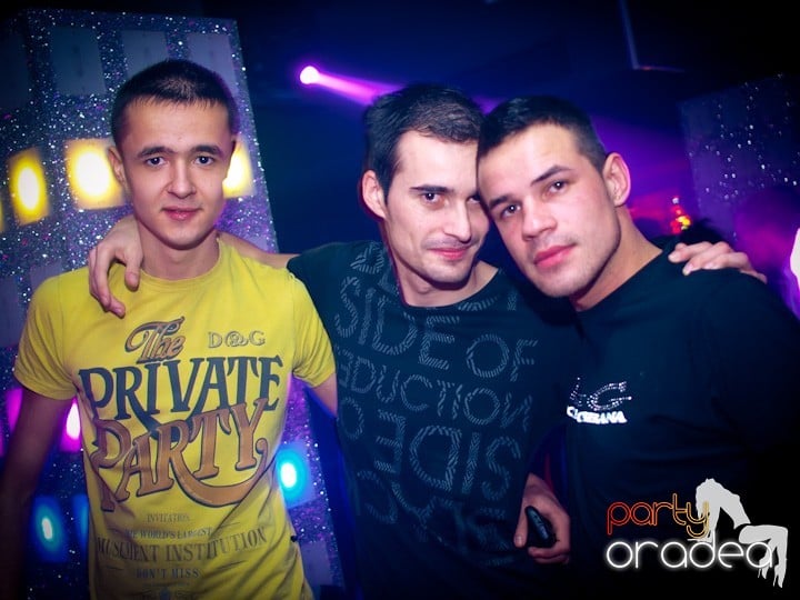 Petrecerea continuă în Club Life, 