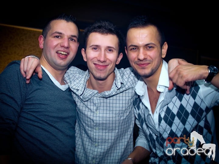 Petrecerea continuă în Club Life, 