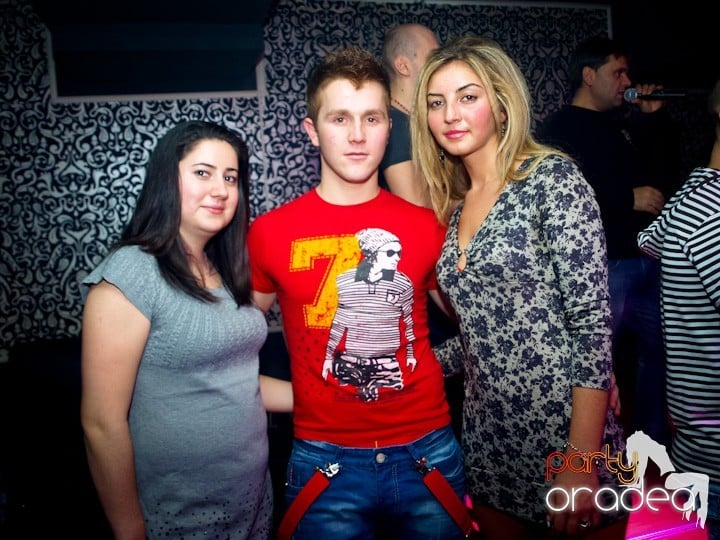 Petrecerea continuă în Club Life, 