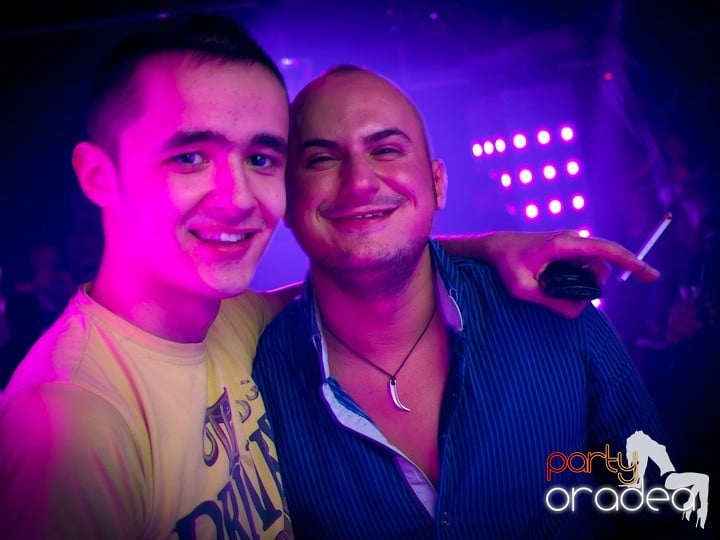 Petrecerea continuă în Club Life, 