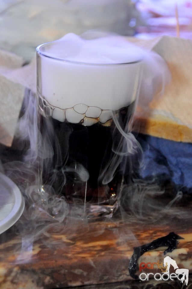 Petrecerea continuă în Club Life, 