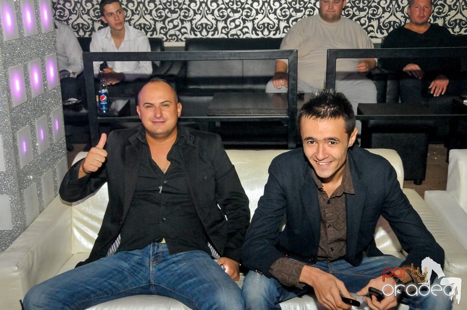 Petrecerea continuă în Club Life, 