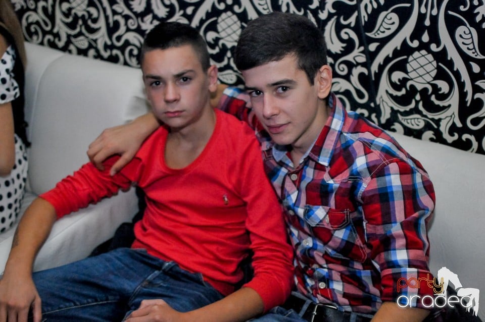 Petrecerea continuă în Club Life, 