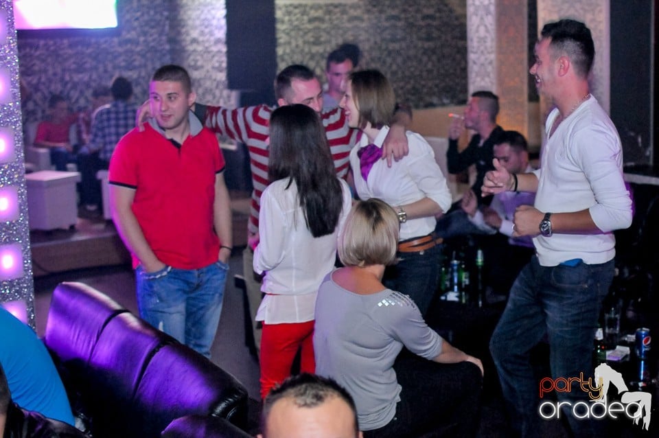 Petrecerea continuă în Club Life, 