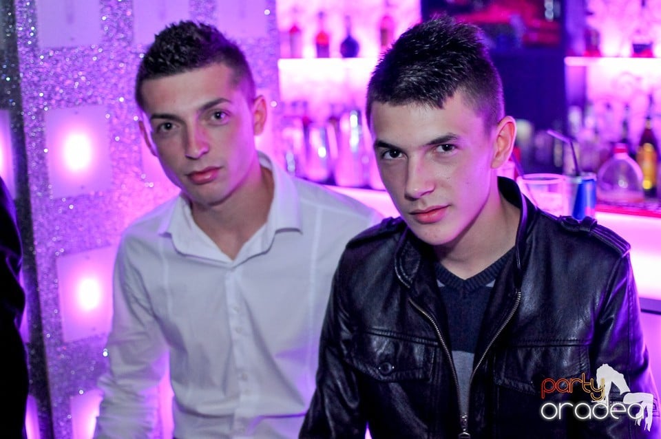 Petrecerea continuă în Club Life, 