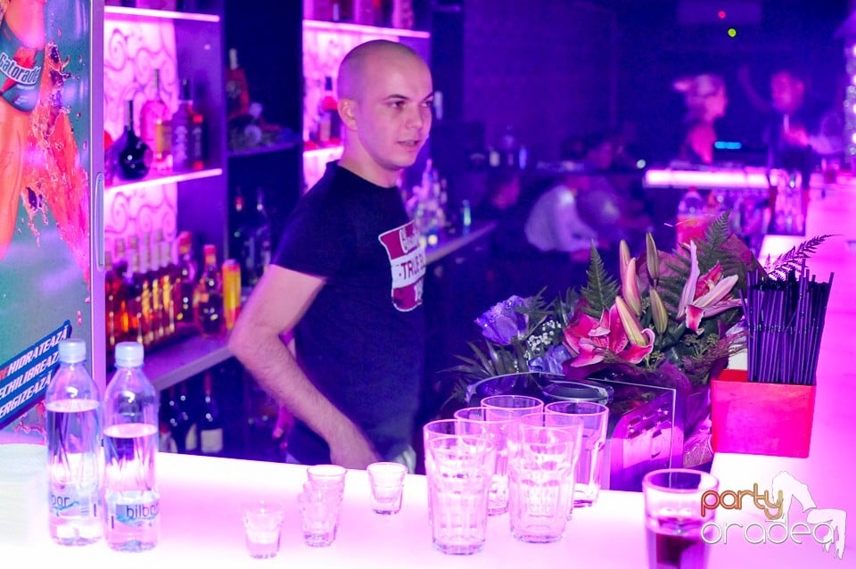 Petrecerea continuă în Club Life, 