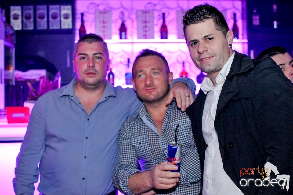 Petrecerea continuă în Club Life, 