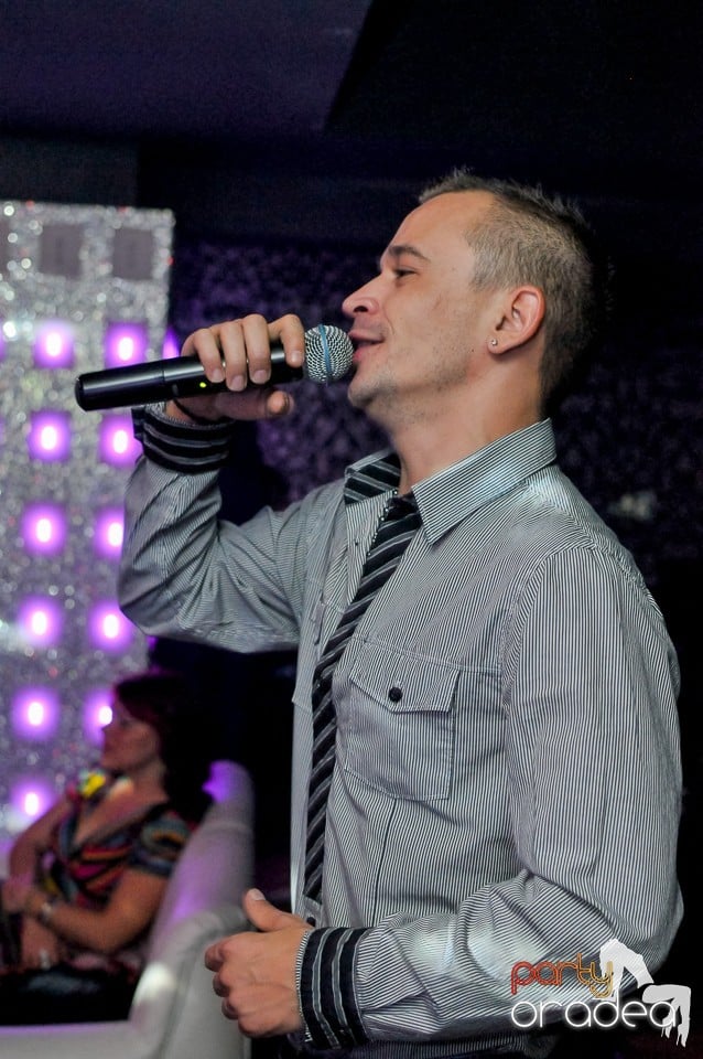 Petrecerea continuă în Club Life, 