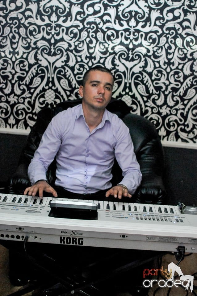 Petrecerea continuă în Club Life, 