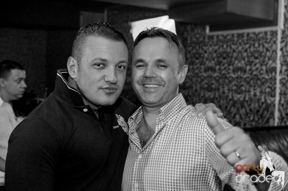 Petrecerea continuă în Club Life, 