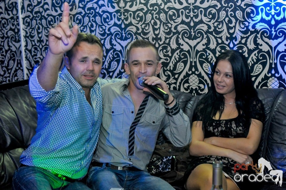 Petrecerea continuă în Club Life, 