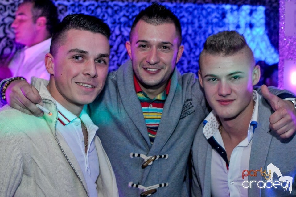 Petrecerea continuă în Club Life, 