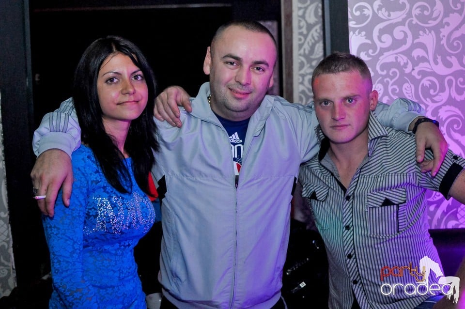 Petrecerea continuă în Club Life, 