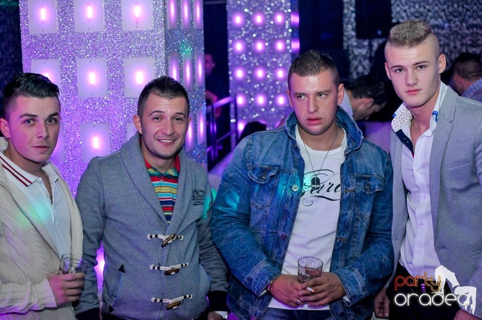 Petrecerea continuă în Club Life, 