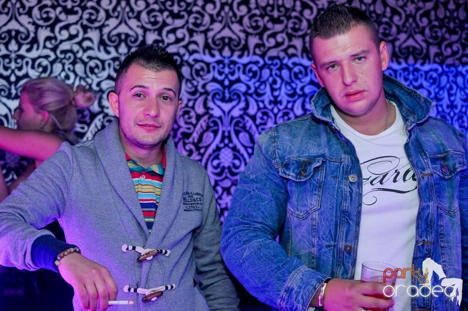 Petrecerea continuă în Club Life, 