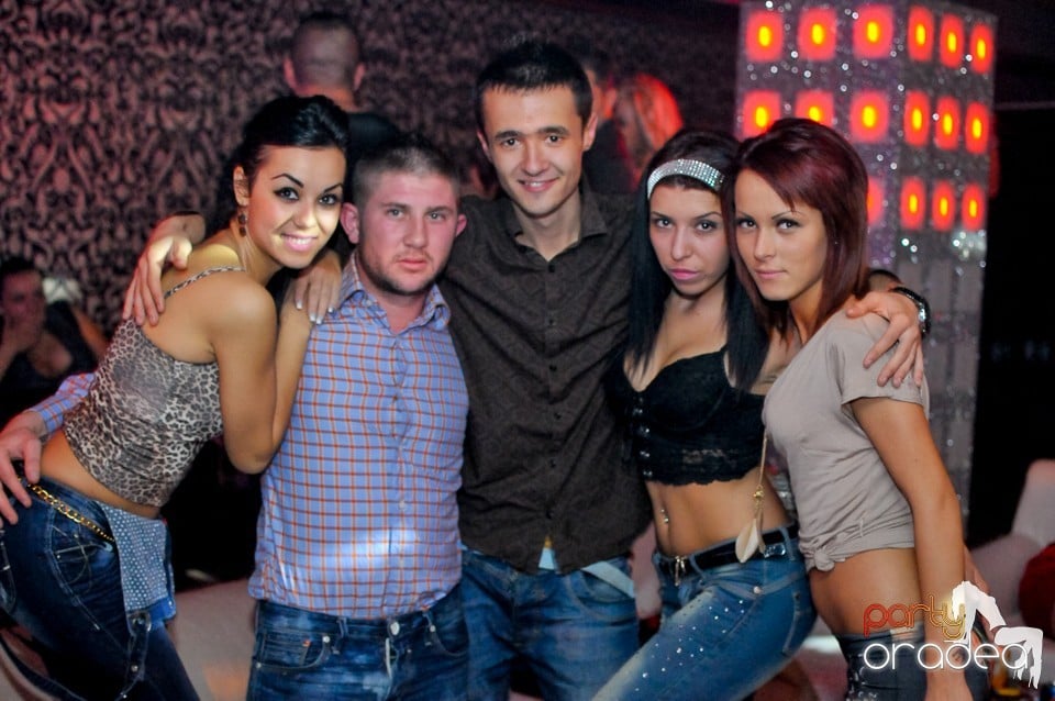 Petrecerea continuă în Club Life, 