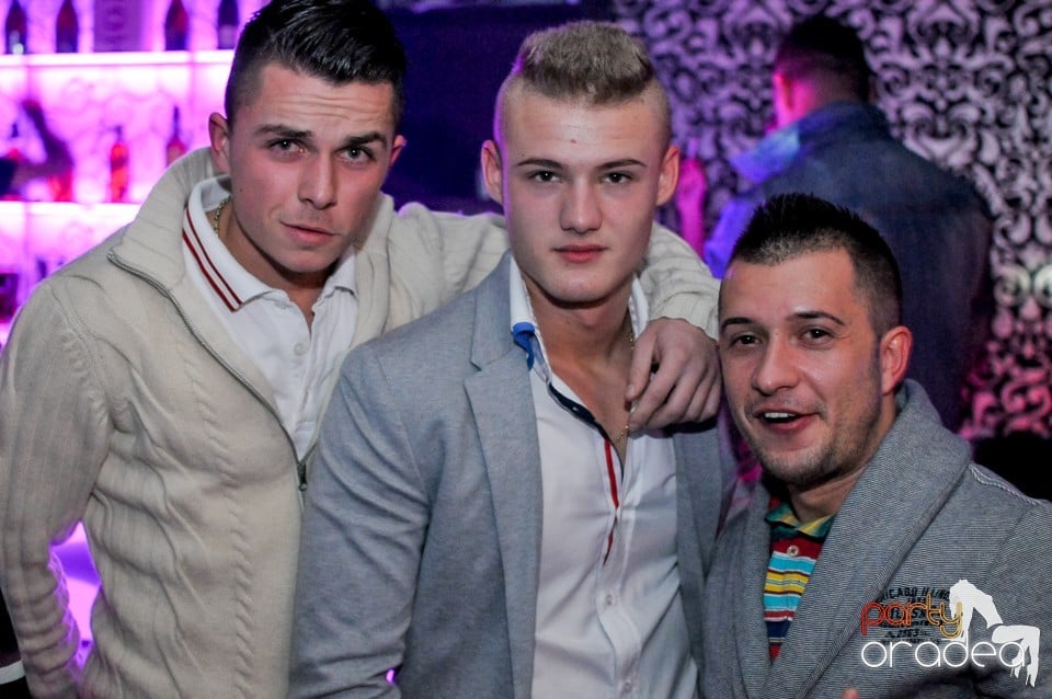 Petrecerea continuă în Club Life, 