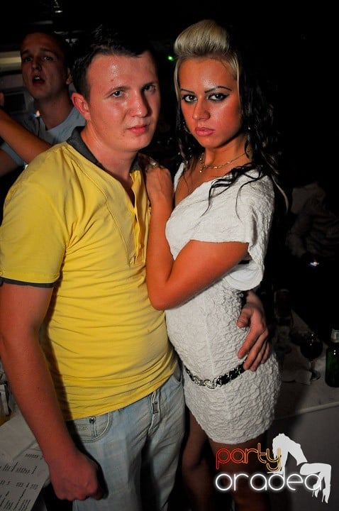 Petrecerea continuă în Club Rio, 