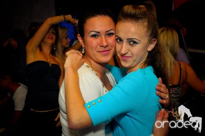 Petrecerea continuă în Club Rio, 