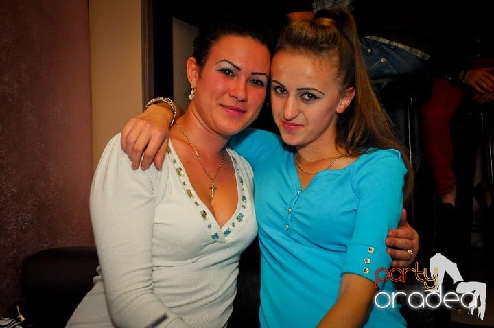 Petrecerea continuă în Club Rio, 