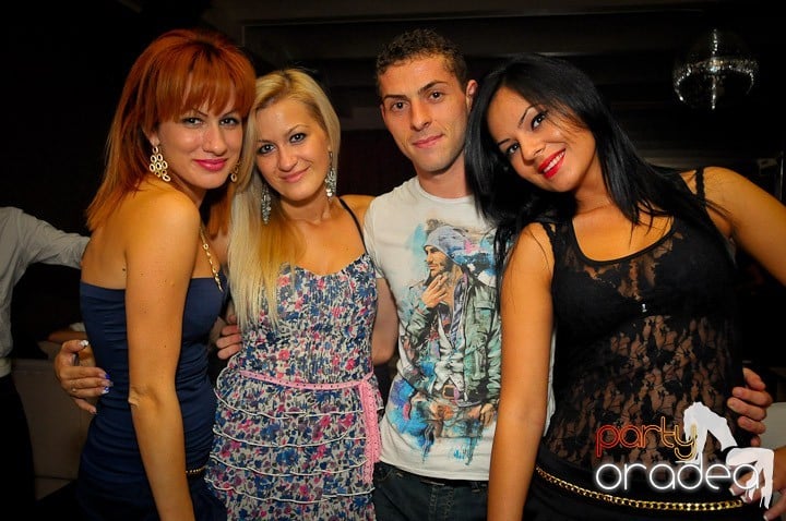 Petrecerea continuă în Club Rio, 