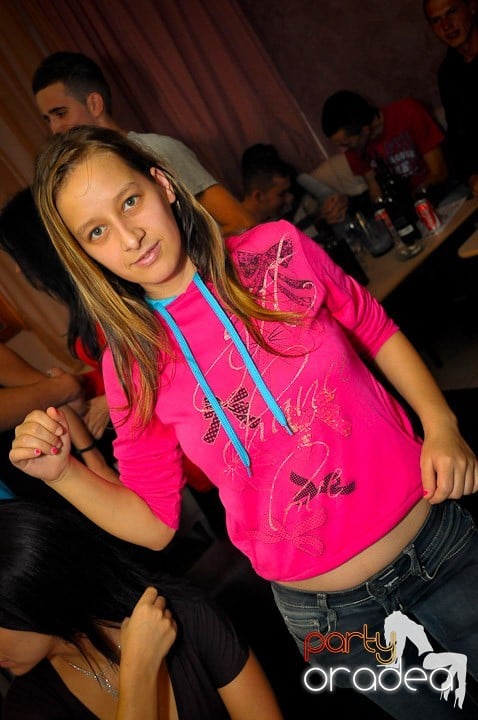 Petrecerea continuă în Club Rio, 