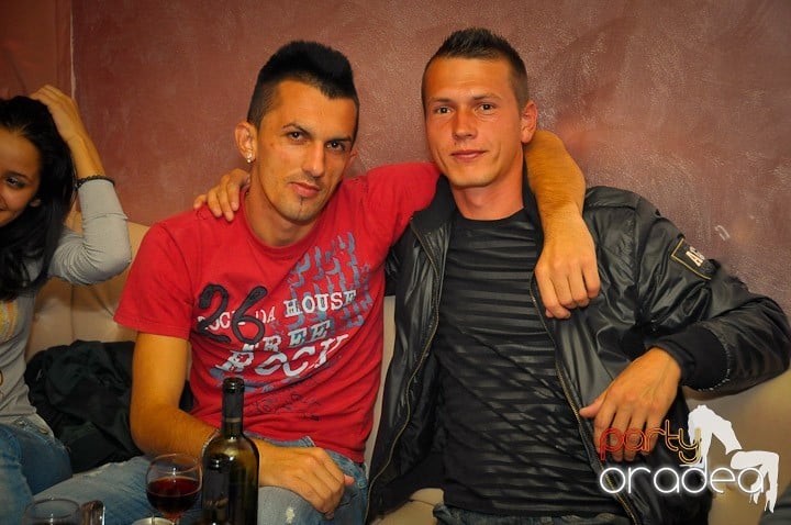 Petrecerea continuă în Club Rio, 