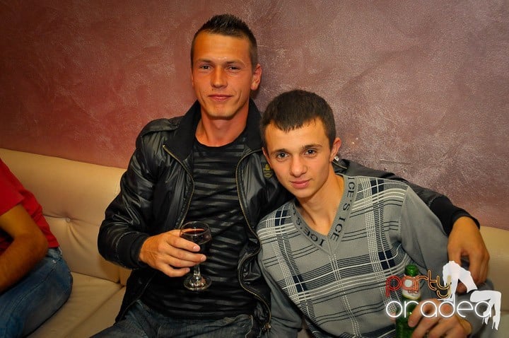 Petrecerea continuă în Club Rio, 