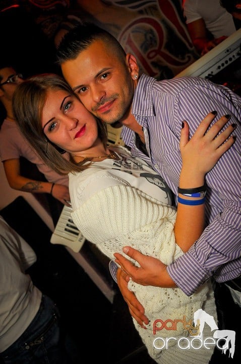 Petrecerea continuă în Club Rio, 