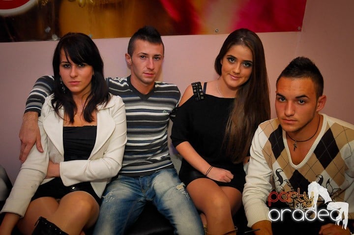 Petrecerea continuă în Club Rio, 