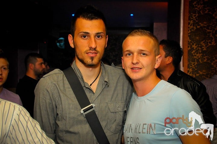 Petrecerea continuă în Club Rio, 