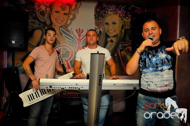 Petrecerea continuă în Club Rio, 