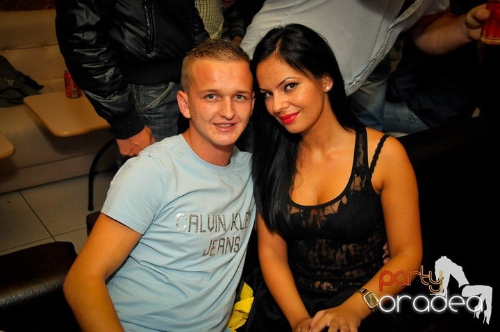 Petrecerea continuă în Club Rio, 