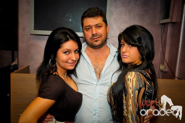 Petrecerea continuă în Club Rio, 