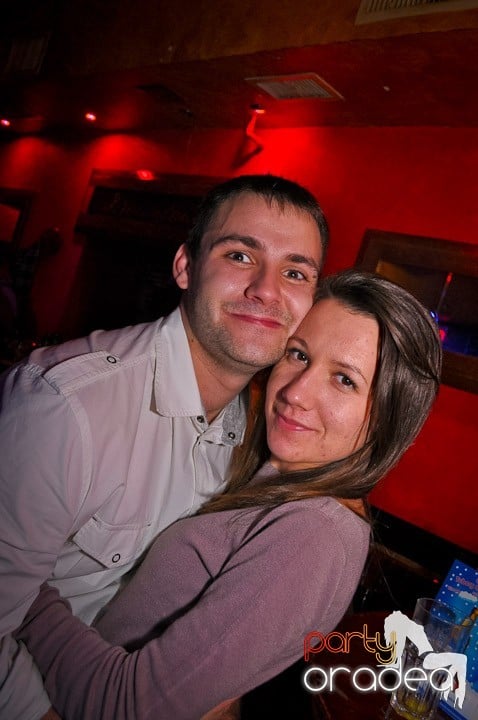 Petrecerea continuă în Downtown şi sâmbătă, 