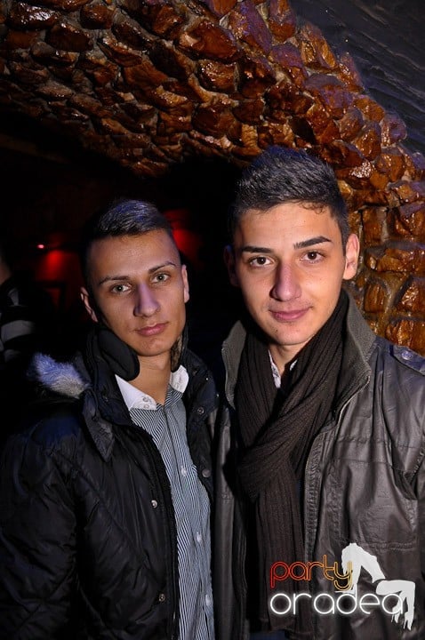 Petrecerea continuă în Downtown şi sâmbătă, 