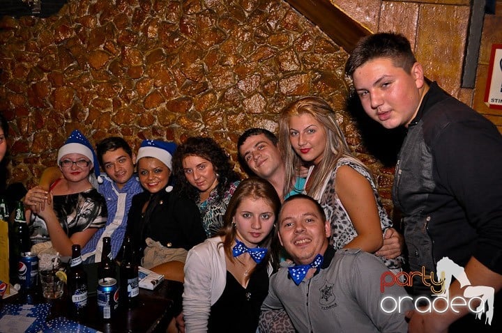 Petrecerea continuă în Downtown şi sâmbătă, 