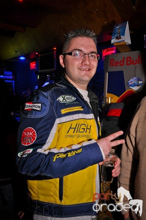 Petrecerea continuă în Downtown şi sâmbătă, 