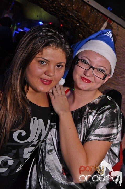 Petrecerea continuă în Downtown şi sâmbătă, 