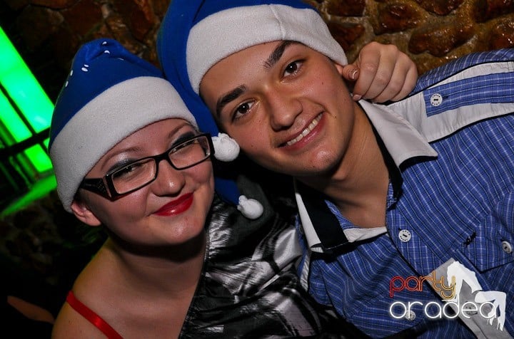 Petrecerea continuă în Downtown şi sâmbătă, 