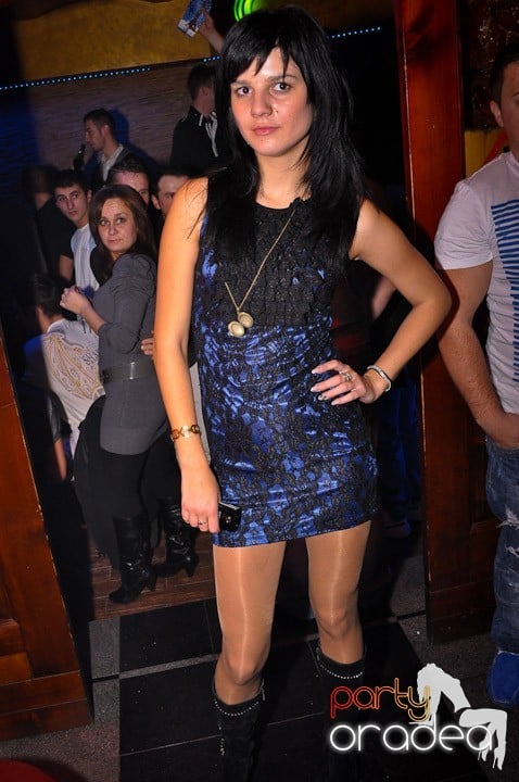 Petrecerea continuă în Downtown şi sâmbătă, 