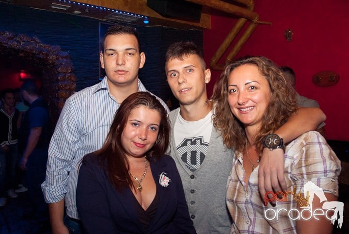 Petrecerea continuă în Downtown, 