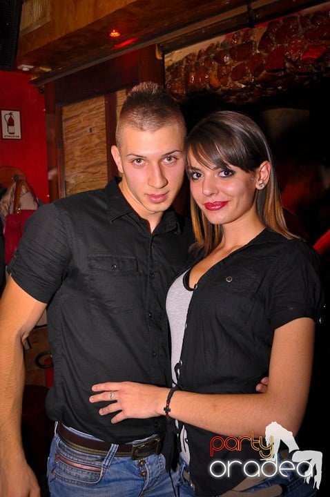 Petrecerea continuă în Downtown, 