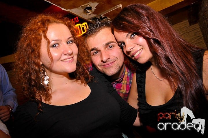 Petrecerea continuă în Downtown, 