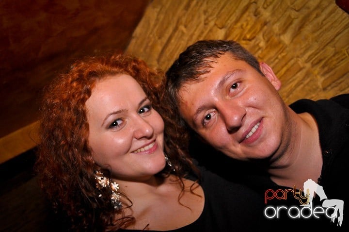 Petrecerea continuă în Downtown, 