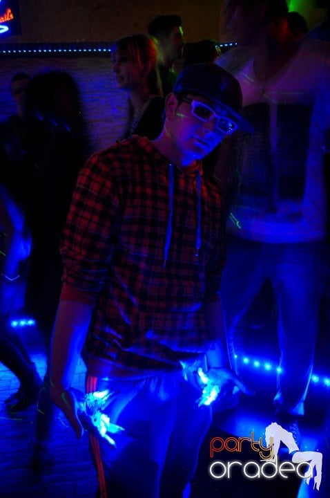 Petrecerea continuă în Downtown, 