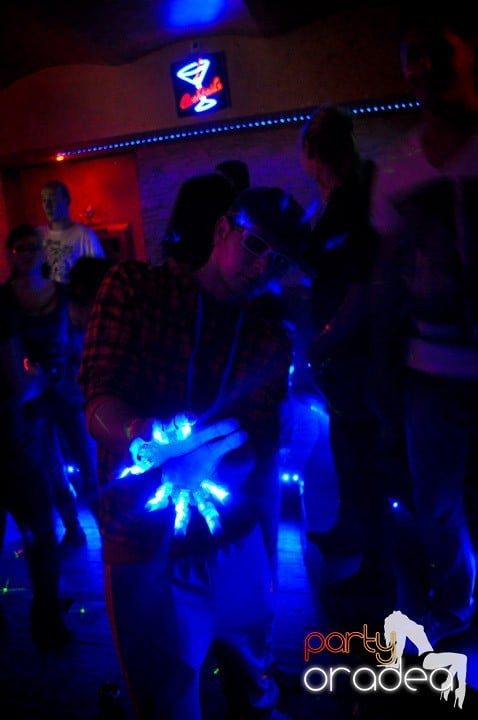 Petrecerea continuă în Downtown, 