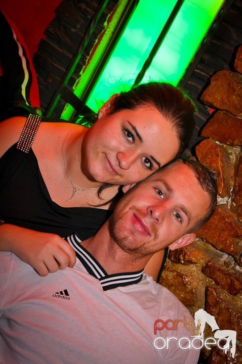 Petrecerea continuă în Downtown, 