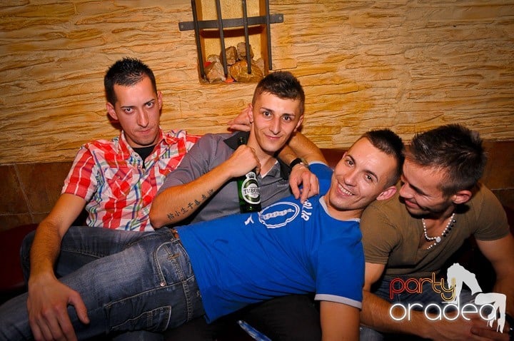 Petrecerea continuă în Downtown, 