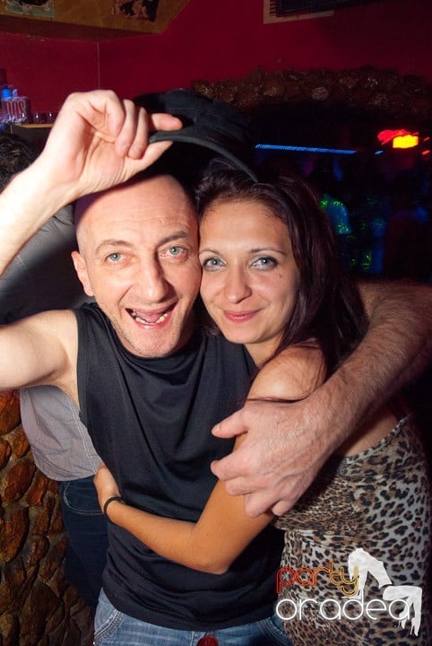 Petrecerea continuă în Downtown, 